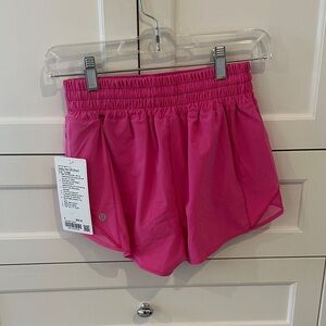 Lululemon Women's Hotty Hot high rise 2.5” lined Shorts